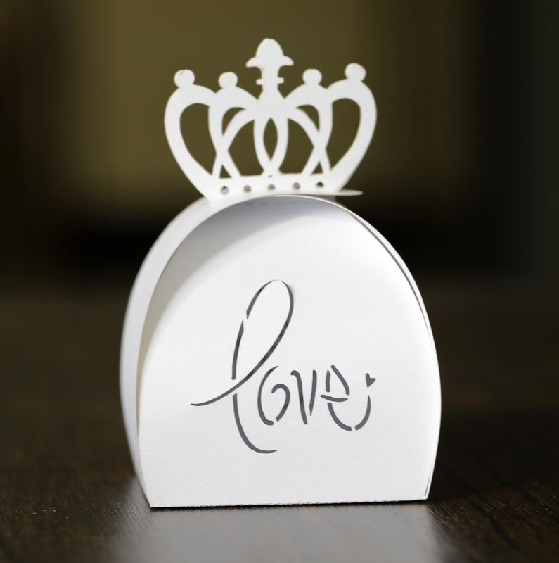 Simple Creative Hollow Letter Crown Wedding Candy Packaging Box